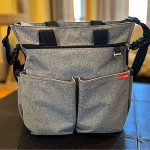 Skip shop messenger diaper bag